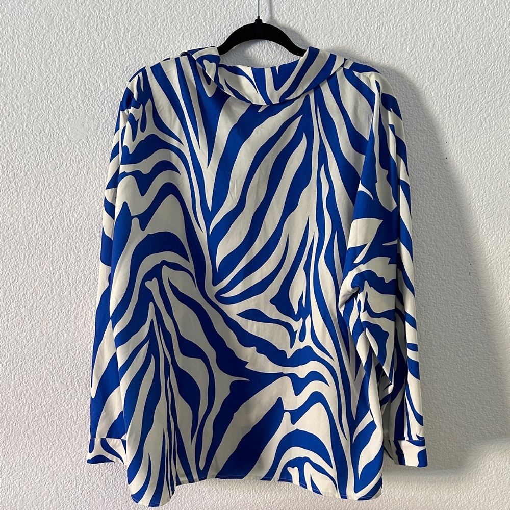 WOMEN'S COBALT ZEBRA PRINT BUTTON DROP SHOULDER LONG SLEEVE BLOUSE L - Picture 4 of 7